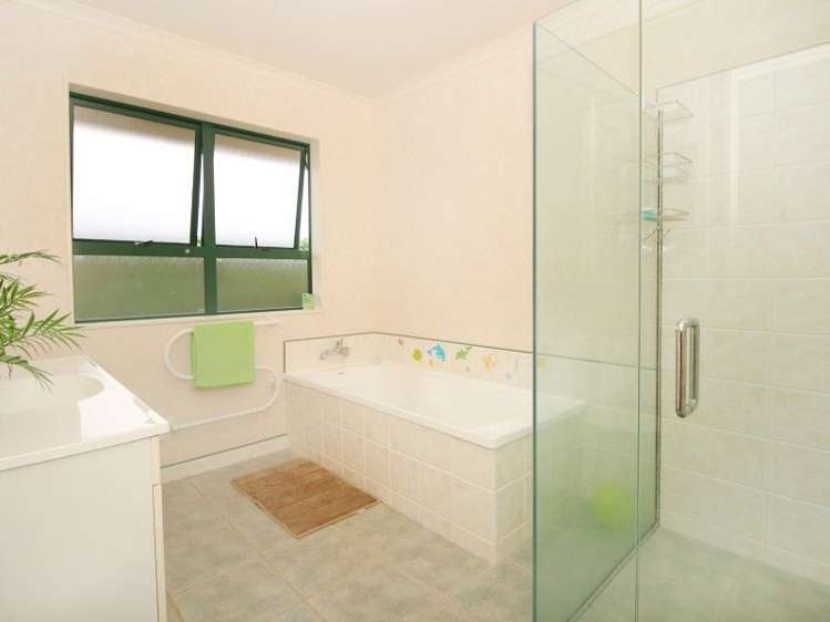 150 Pacific Drive Fitzherbert_15