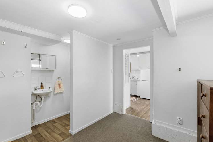 53 Lowry Crescent Stokes Valley_35