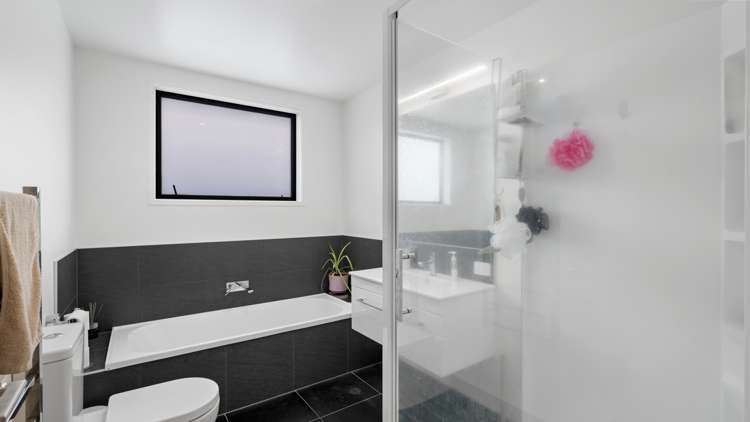 27 Awataha Crescent Pyes Pa_9