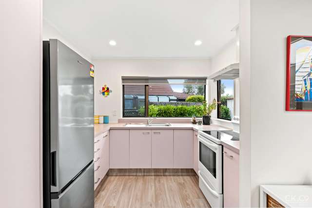 22/18 King Street Petone_4