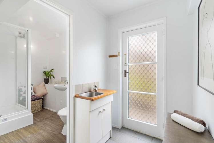 1/13 Ayton Drive Totara Vale_9