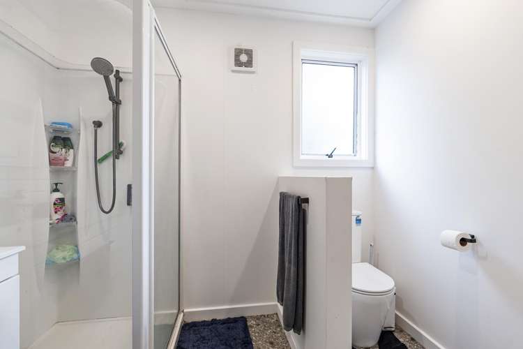 2/137A Ngamotu Road Spotswood_11