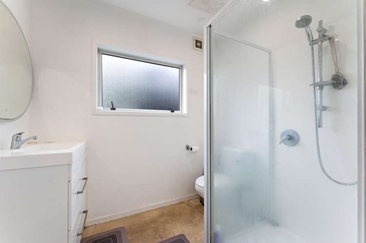 5 Holman Road Te Atatu Peninsula_12