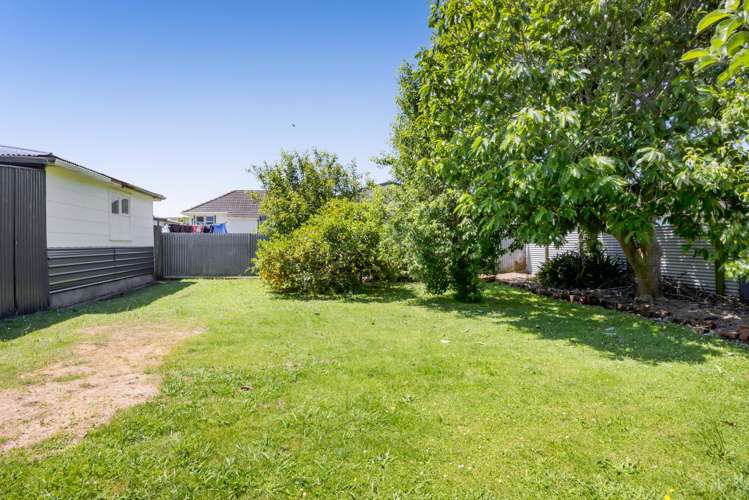 2 Gladstone Street Hawera_17