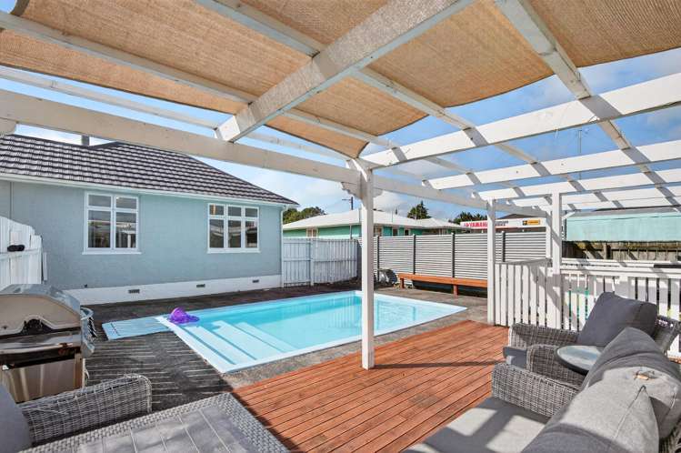 382 High Street South Carterton_22