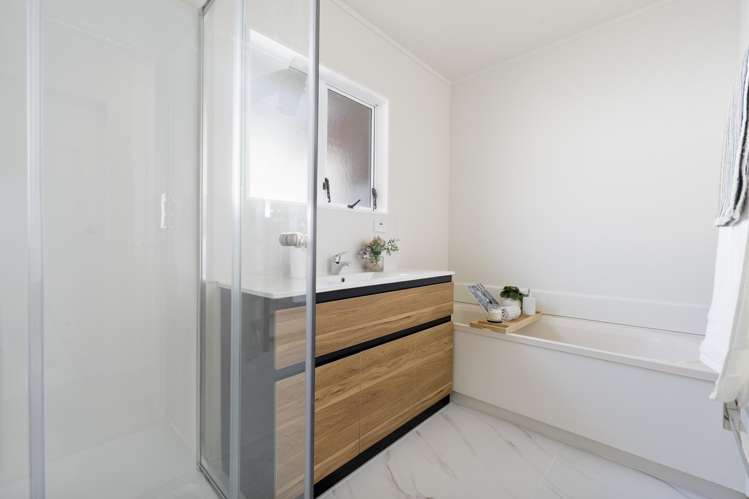 2/5 Newington Road Henderson_14