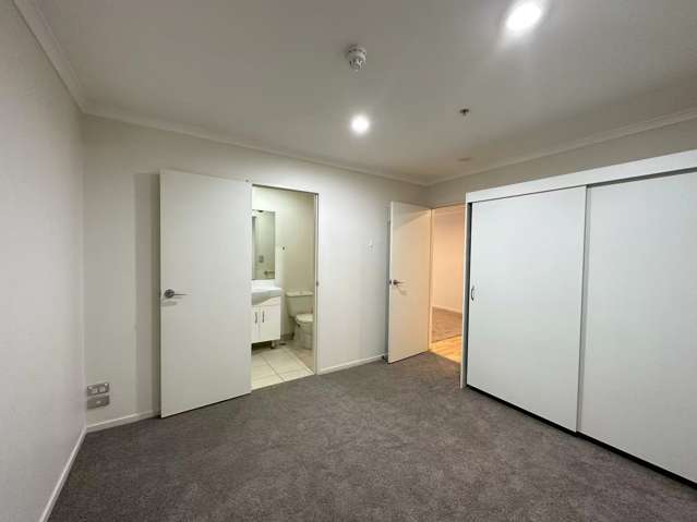 B408/176 Broadway Newmarket_4