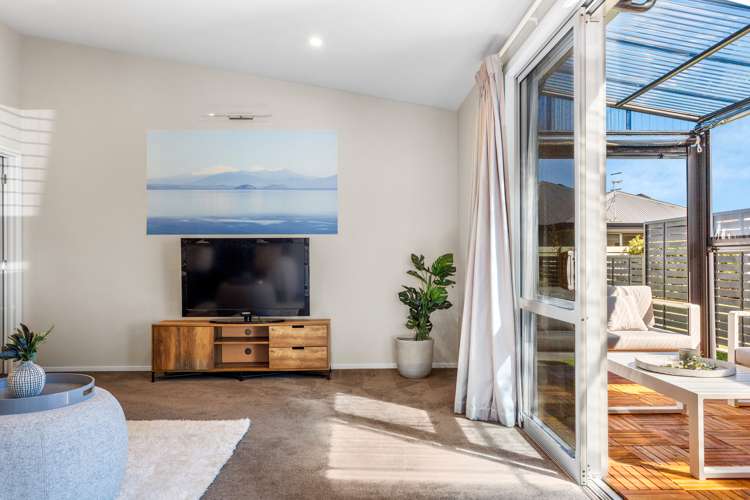 19 Noumea Drive Rangatira Park_8