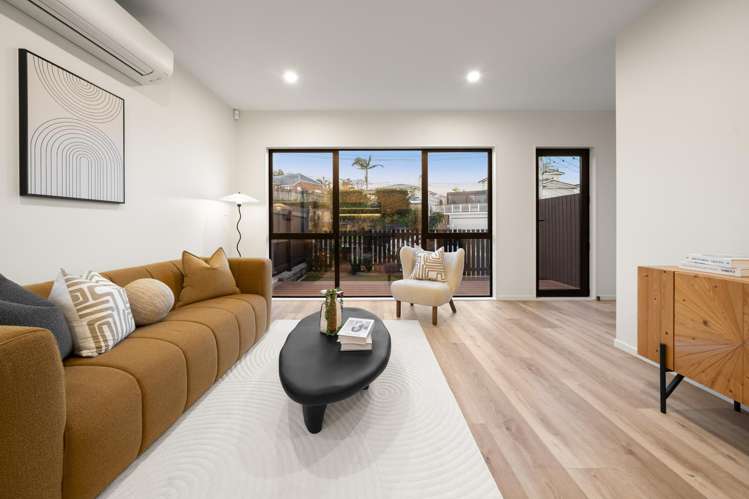 2/18 Handley Avenue_1
