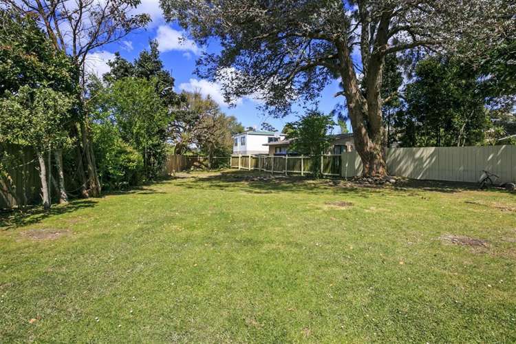 25 Totaravale Drive Totara Vale_16