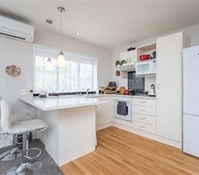 Extra Spacious In Parklike Surrounds