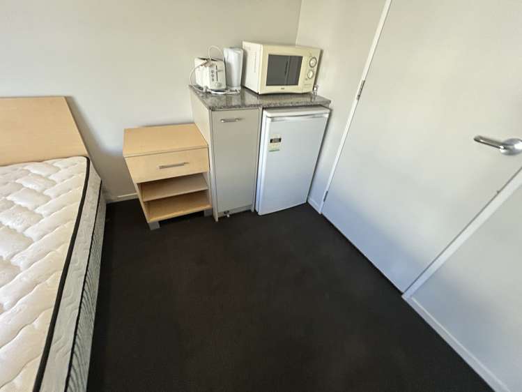 Room 3/Unit 46-31 Poulson Street Addington_3