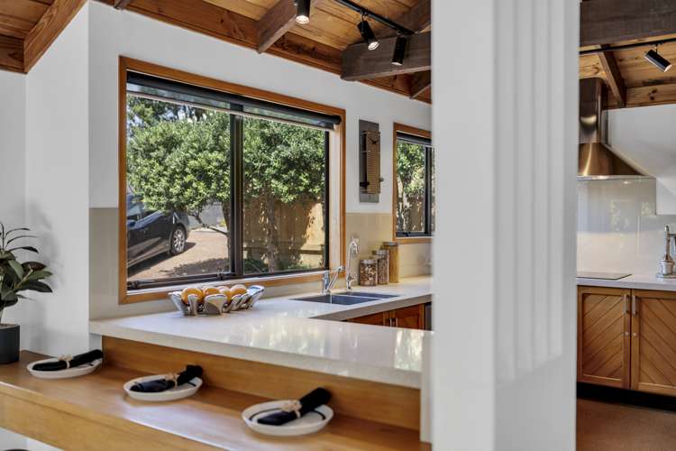 58a Uxbridge Road Mellons Bay_8