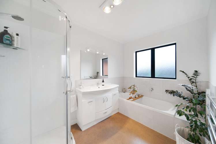 17a Callis Avenue Opaheke_25