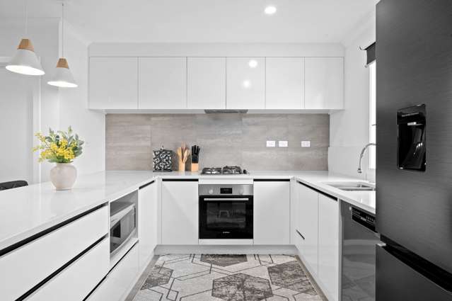 Low Maintenance Living, Close to Hospital!