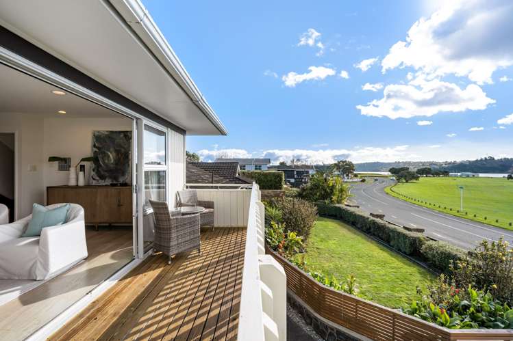 77 Kiwi Esplanade Mangere Bridge_21