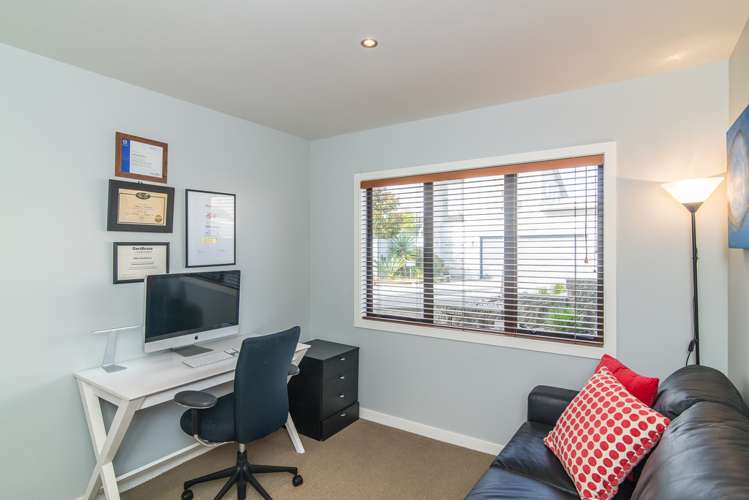 66 Saint Ives Drive Camborne_10