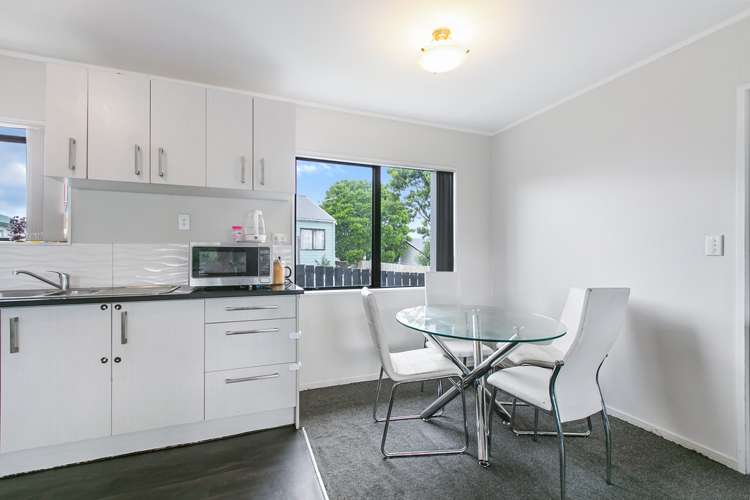 2/53 Maplesden Drive Clendon Park_10