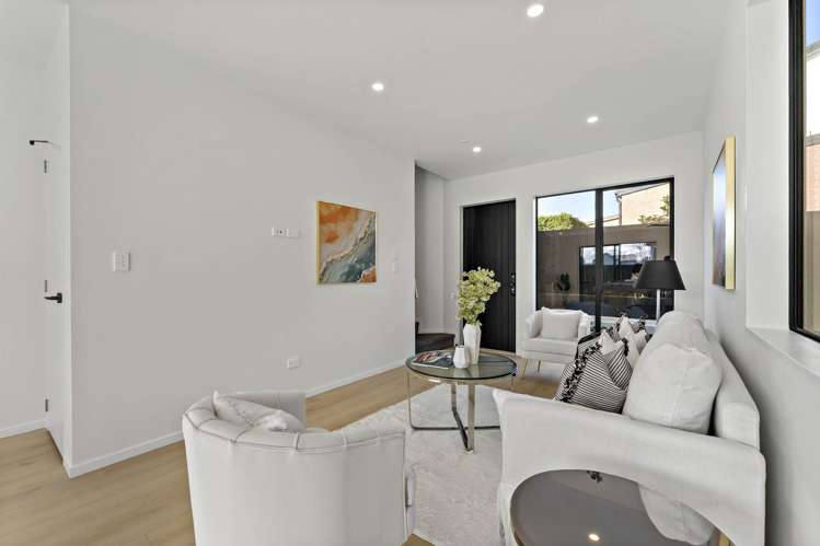 2/122 Leybourne Circle Glen Innes_5