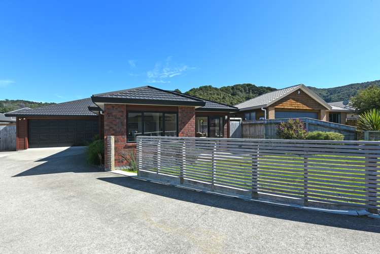 23 Sun Valley Grove Wainuiomata_1