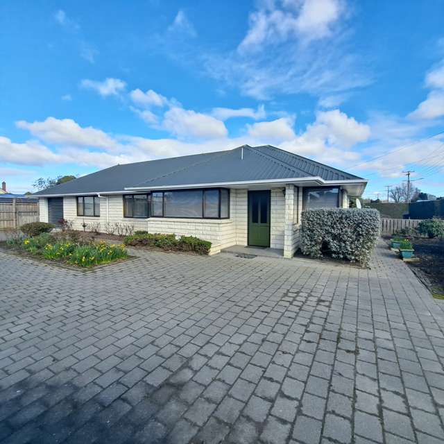 Charlotte Street - Oamaru Stone Townhouse