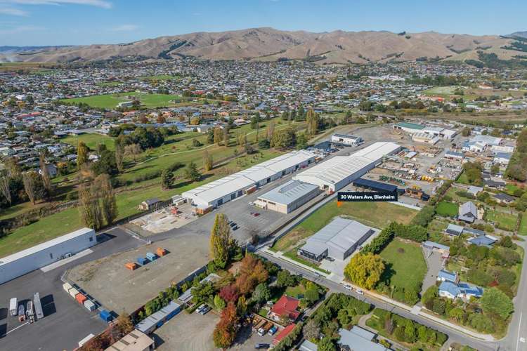 30 Waters Avenue Burleigh_2