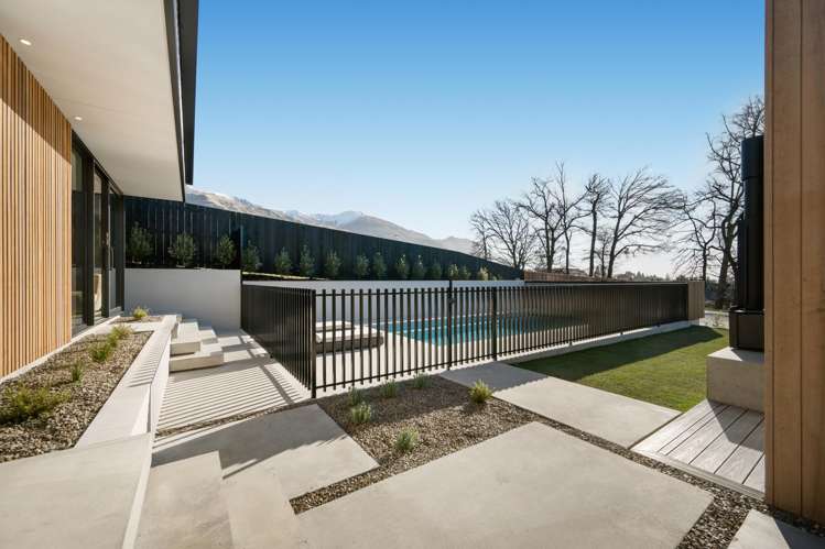 1 Serpentine Street_2