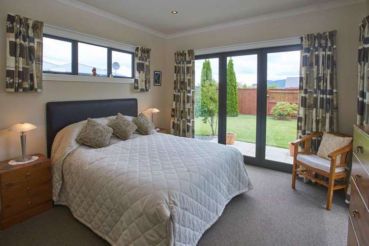 64 Breaksea Street Te Anau_15