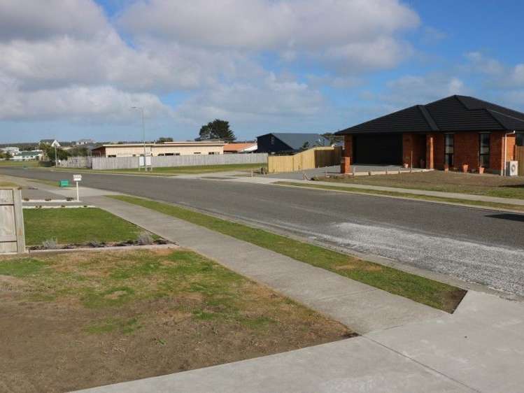 18 Forbes Road Foxton Beach_8