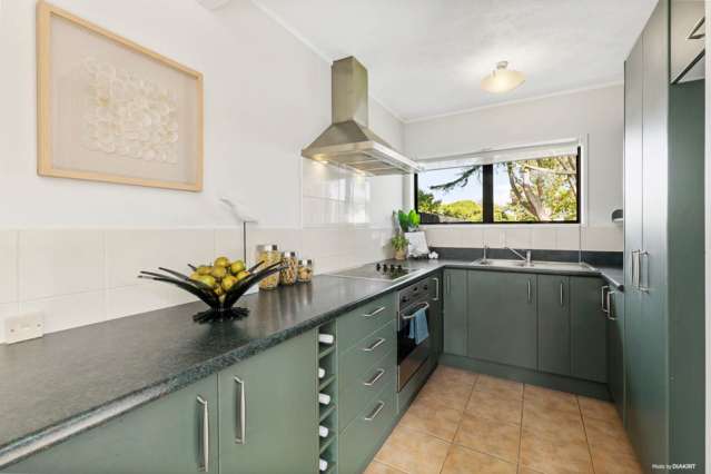 1/24 Beaumaris Way Conifer Grove_1