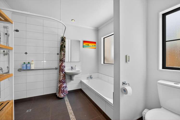 17 Ashdonleigh Grove Stoke_21