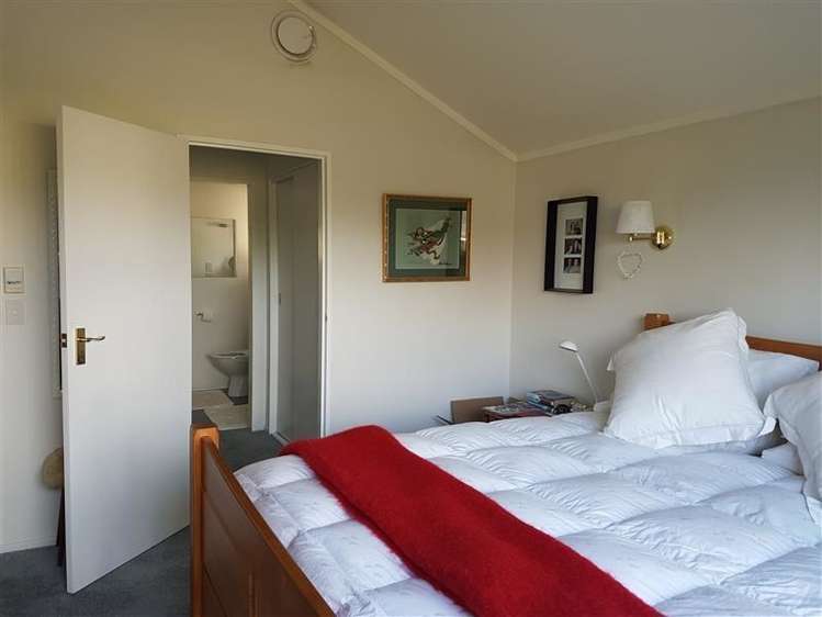 13 Fleetwood Grove Waikanae_8