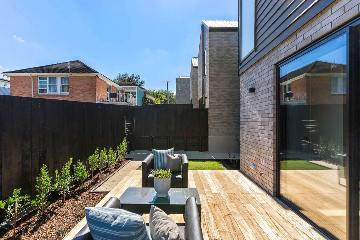 28 Weybridge Crescent_0