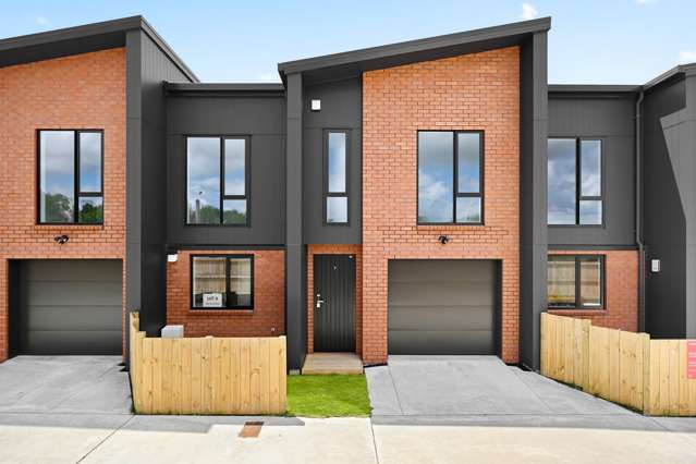 Brand New & Freehold - Title is Ready