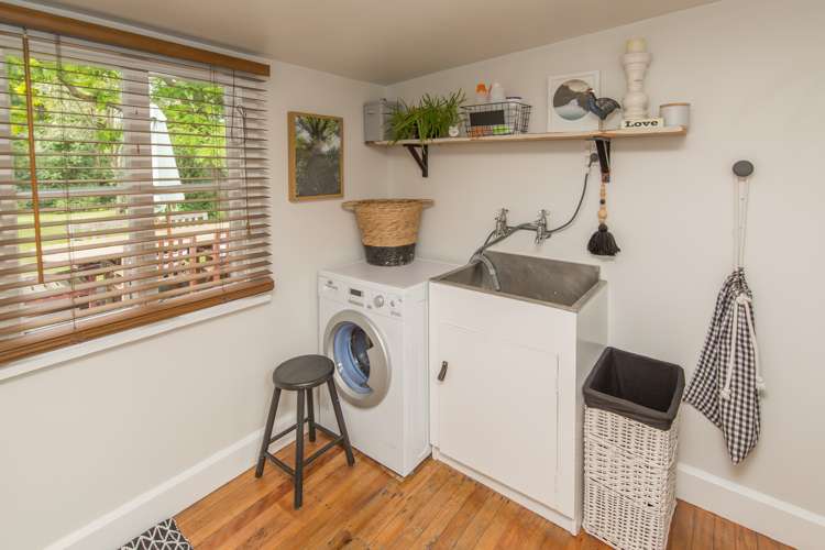 10 High Street Sefton_12