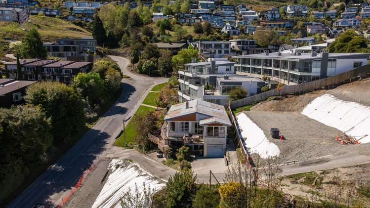 9 Edgar Street Queenstown_12