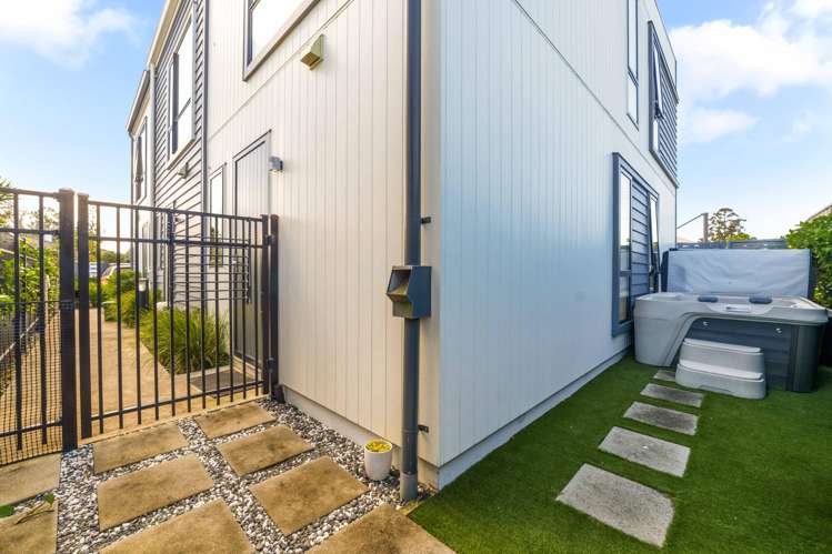 8 Patariki Way Beach Haven_13