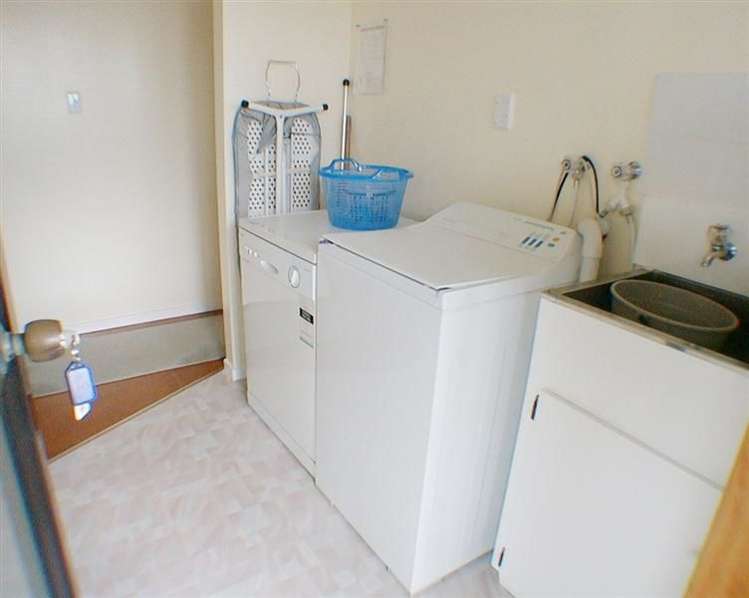 108 Ngati Pu Place Whangamata_10