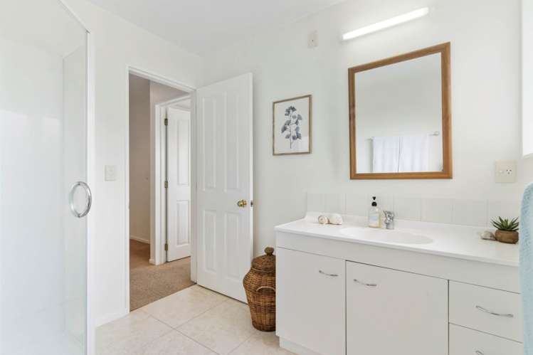 74 Kestrel Heights Arkles Bay_32