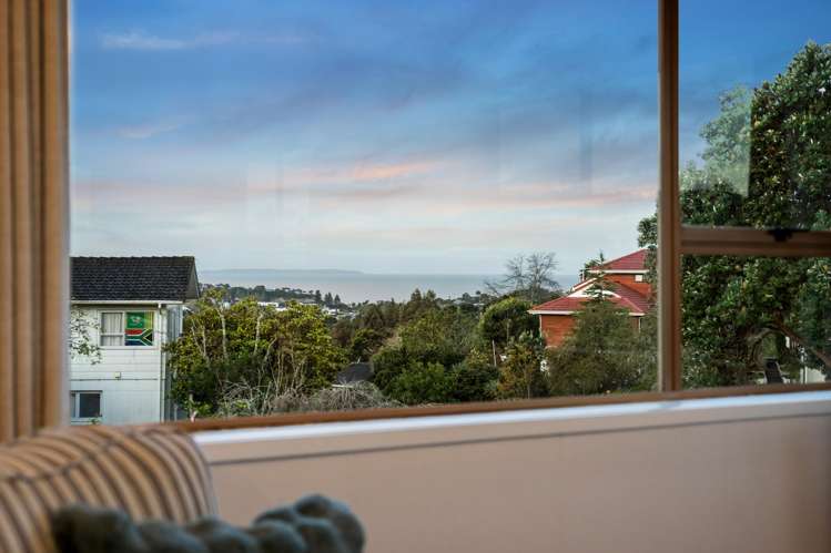 8 Helvetia Drive Browns Bay_13