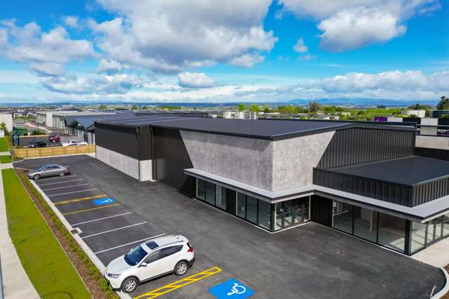 High Profile Showroom/Office Space with Warehouse