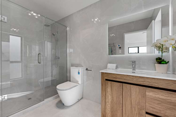 32b Castlebane Drive Flat Bush_22