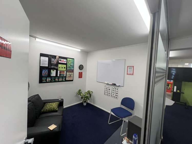 5 Lyttelton Avenue Porirua_10