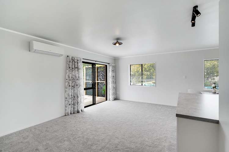 21A Southsea Crescent Silverdale_6