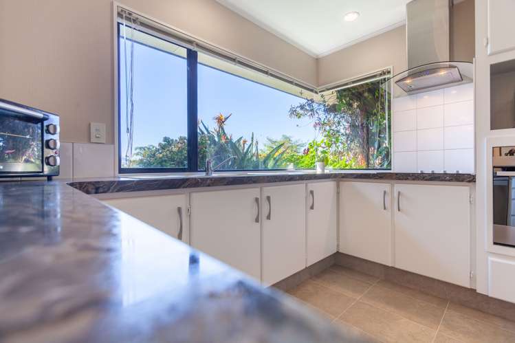 6 Bishops Close Greenmeadows_15