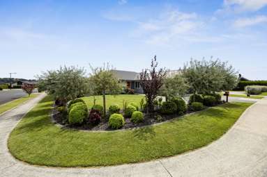 407 Warburton Crescent_2