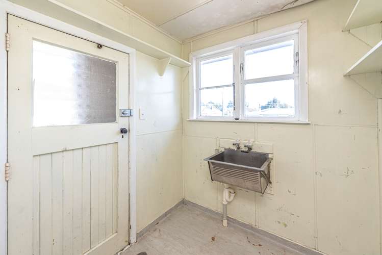 6 Gordon Crescent Marton_19