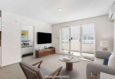 5b/121 Newton Road_1