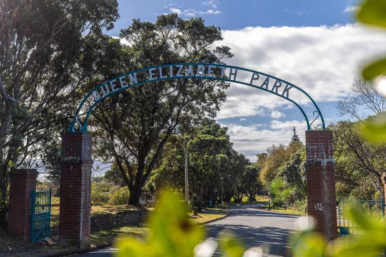 166 Wellington Road Paekakariki_24