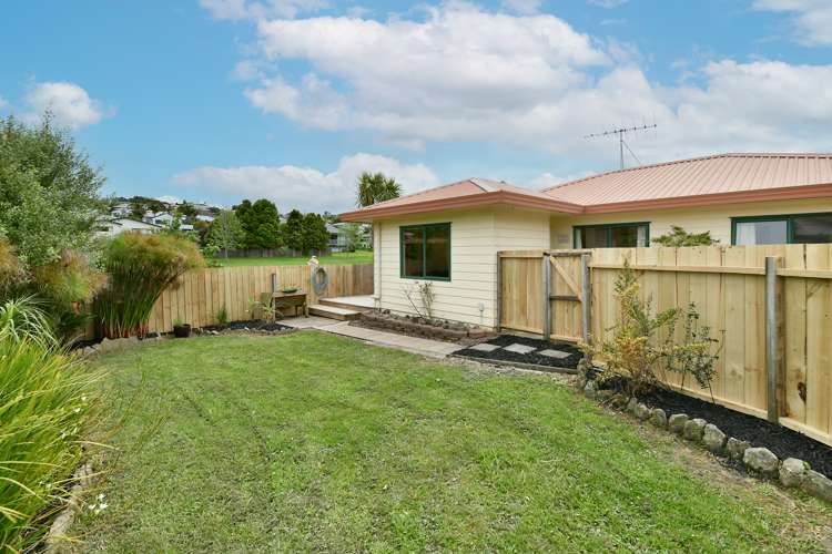 1/12 Knott Road Stanmore Bay_17